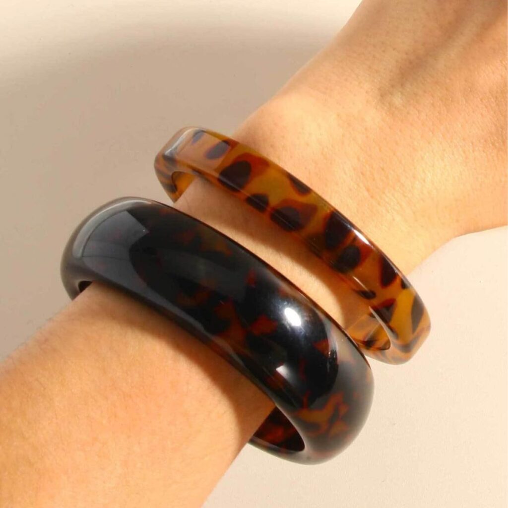 Chunky Tortoiseshell Leopard Print Bracelet Geometric Wide-face Statement Bangle Bracelet for Women Tortoiseshell Colored Holiday Party Jewelry Chunky tortoiseshell leopard print bracelet review illustration