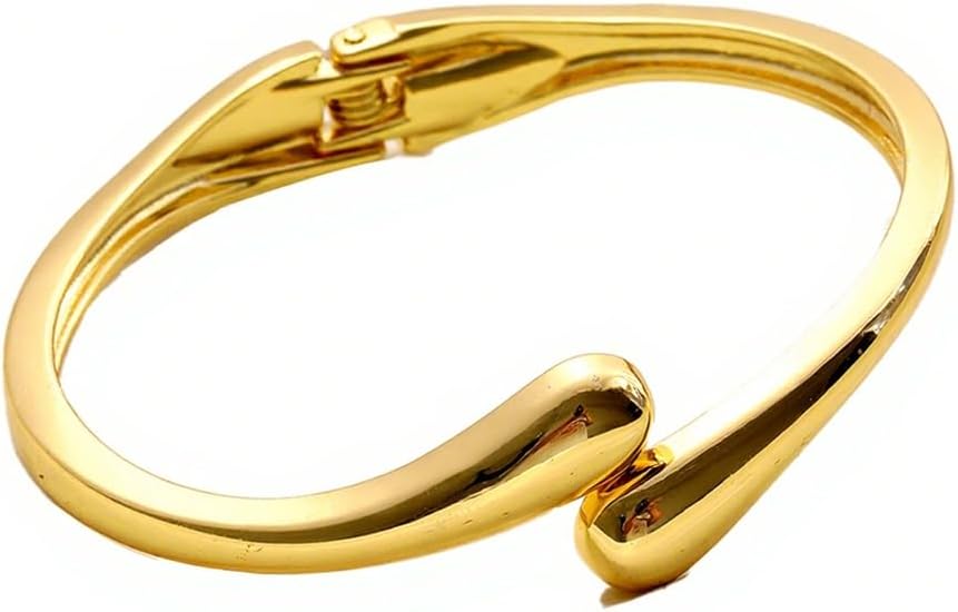 Adjustable chunky twist cuff review illustration