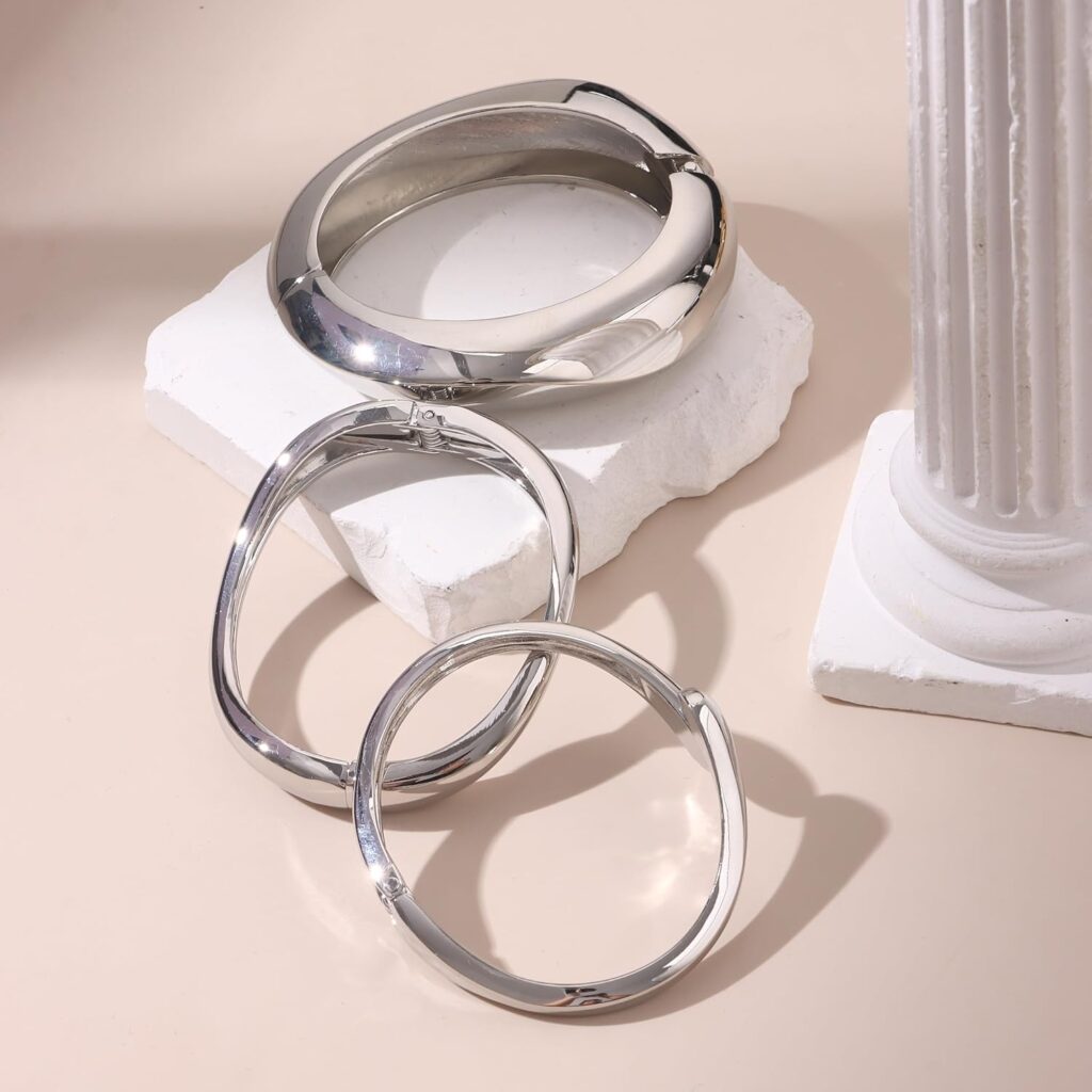 WAINIS 3Pcs Chunky Gold Bangle Bracelets for Women Trendy Wide Wrist Cuff Bracelets Stack Statement Bangle Fashion Gift Wainis 3pcs chunky gold bangle review illustration